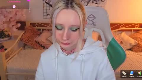 Snapshot of katia_kim chatting on 02.17.26 Katia online show from 02.17.26