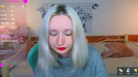 Snapshot of katia_kim chatting on 04.11.26 Katia online show from 04.11.26