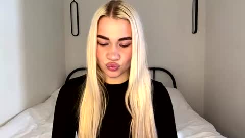 katie_glow online show from 07.28.26