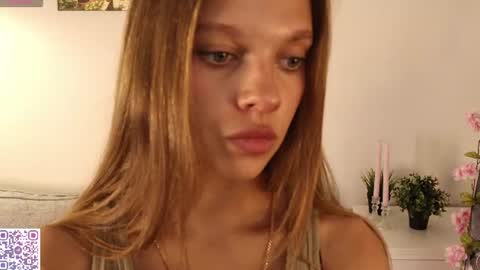 Snapshot of katie_hawkins chatting on 07.22.26 Mary online show from 07.22.26