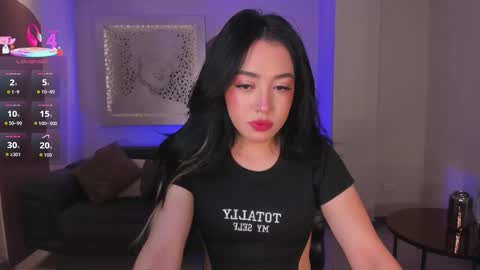 Snapshot of katieangel1 chatting on 10.22.25 katieangel1 online show from 10.22.25
