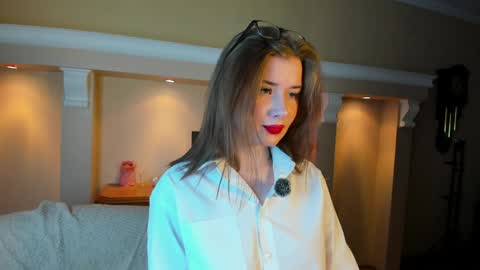 Snapshot of katiecarti chatting on 05.02.26 Katrina online show from 05.02.26