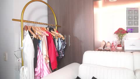 K A T L Y N  online show from 01.18.26