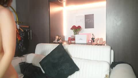 K A T L Y N  online show from 04.02.26