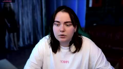 Snapshot of katrinclub chatting on 09.19.25 Katrin online show from 09.19.25