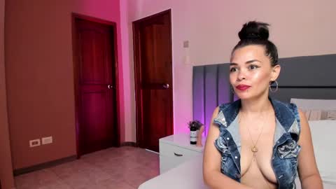 Snapshot of katrionanyx chatting on 04.27.26 Katriona Nyx online show from 04.27.26