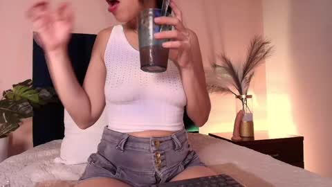 Snapshot of katrionanyx chatting on 04.30.26 Katriona Nyx online show from 04.30.26