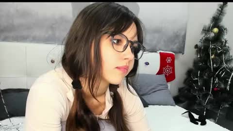 Snapshot of kattarrine_xo chatting on 02.01.25 Kate online show from 02.01.25