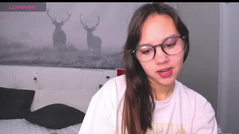 Snapshot of kattarrine_xo chatting on 02.05.25 Kate online show from 02.05.25