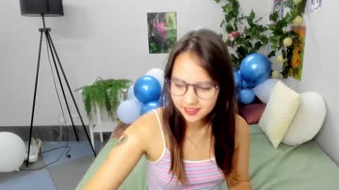 Snapshot of kattarrine_xo chatting on 02.26.25 Kate online show from 02.26.25