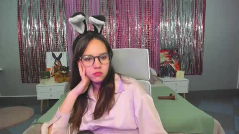 Snapshot of kattarrine_xo chatting on 03.04.25 Kate online show from 03.04.25