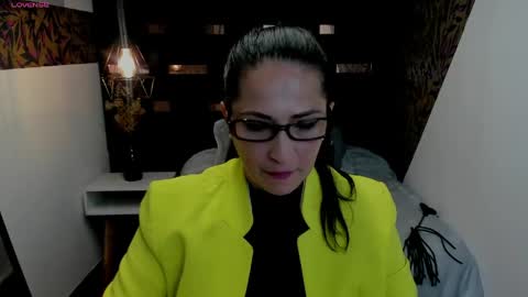 K A T T E  online show from 04.25.26
