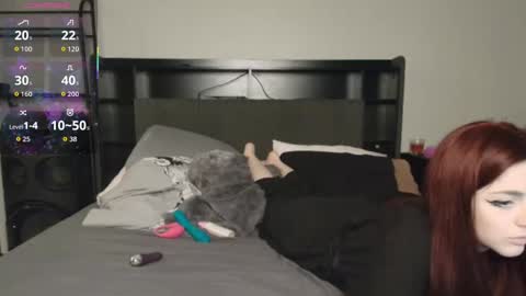 Kat  Archer online show from 09.21.25