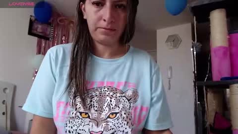 Snapshot of kattie_love chatting on 02.18.25 kattie online show from 02.18.25