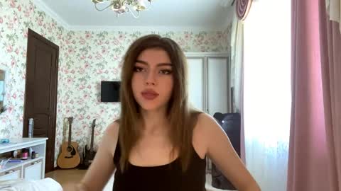 Molly online show from 05.10.26