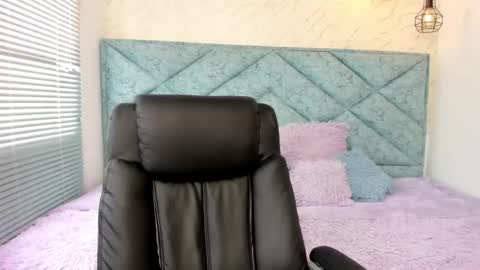Snapshot of katty_love01 chatting on 10.16.25 katty_love01 online show from 10.16.25