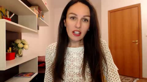 Snapshot of kattysapphire chatting on 10.22.25 KattySapphire online show from 10.22.25