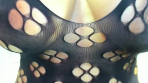 katy blonde girl and paola big boobs online show from 06.16.26
