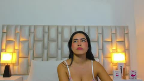 katy blonde girl and paola big boobs online show from 07.15.26