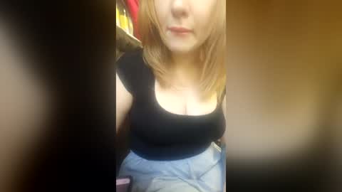 Snapshot of katy_brie chatting on 07.17.26 Katy Brie online show from 07.17.26
