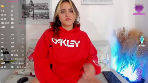 Snapshot of katy_giil chatting on 12.12.24 Katy online show from 12.12.24