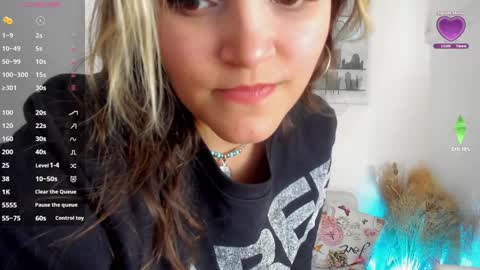 Snapshot of katy_giil chatting on 12.13.24 Katy online show from 12.13.24