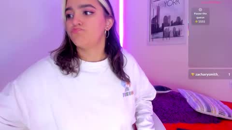 Snapshot of katy_giil chatting on 12.20.25 Katy online show from 12.20.25