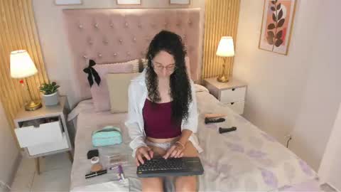 Snapshot of katy_snown chatting on 07.18.26 Katy online show from 07.18.26