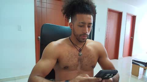 Kauri Lop online show from 12.25.24