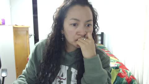  Khawit  online show from 04.14.26