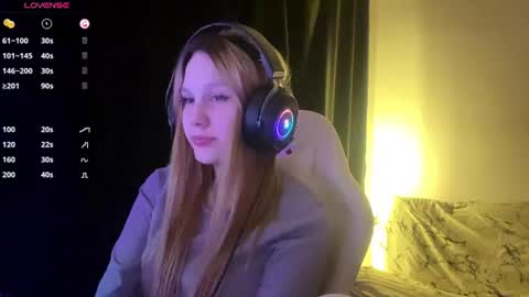 Snapshot of kayceefroehner chatting on 06.19.26 Amia online show from 06.19.26