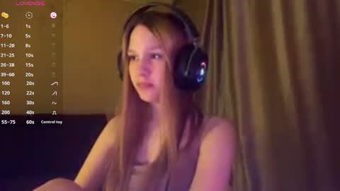 Snapshot of kayceefroehner chatting on 06.23.26 Amia online show from 06.23.26