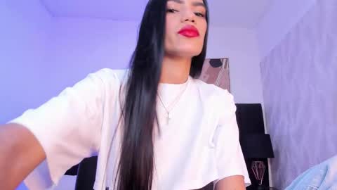 Snapshot of kayla_adams chatting on 12.05.25 Kayla online show from 12.05.25