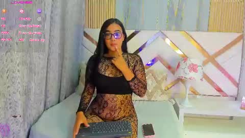 kayladavies_ online show from 07.06.26