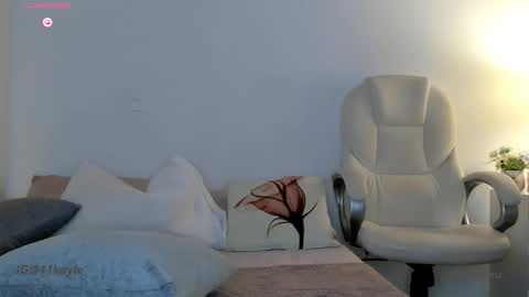 INSTAGRAM AND TW 11kayle online show from 10.30.25