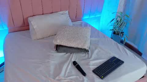 Kaylee Jones online show from 07.10.26
