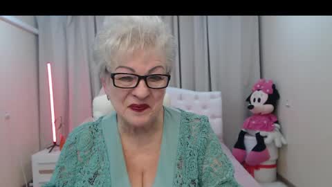 kaylesmoll online show from 04.21.26