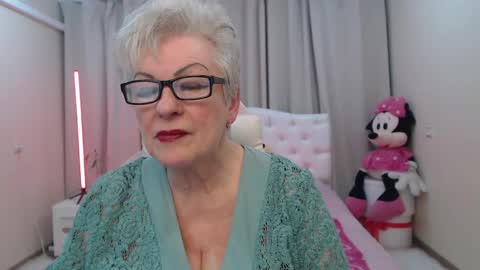 kaylesmoll online show from 04.28.26