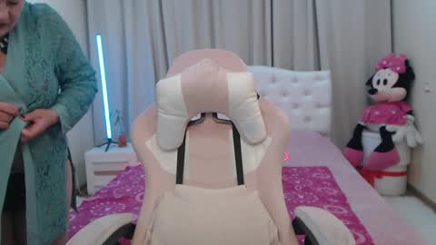 kaylesmoll online show from 05.08.26