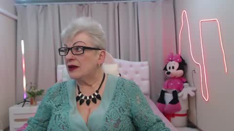 kaylesmoll online show from 05.15.26