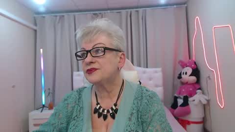 kaylesmoll online show from 05.19.26