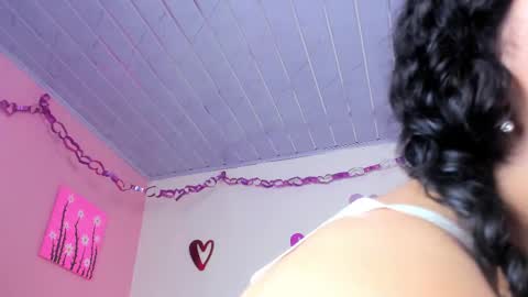 Snapshot of kayllaevans_ chatting on 02.17.25 Kay online show from 02.17.25