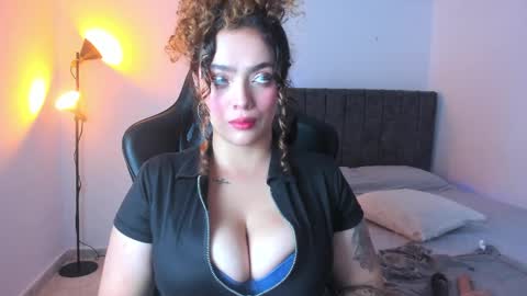 Snapshot of kayllaevans_ chatting on 04.30.26 Kay online show from 04.30.26