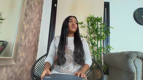 Snapshot of kayna_gomez chatting on 01.09.25 Kayna online show from 01.09.25