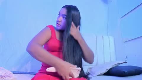 Snapshot of kayna_gomez chatting on 10.05.25 Kayna online show from 10.05.25