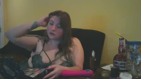 Snapshot of kaytiebird96 chatting on 02.21.25 Katie Bird online show from 02.21.25