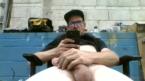 Snapshot of kcniceguy chatting on 10.25.25 kcniceguy online show from 10.25.25