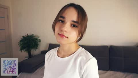 Snapshot of keeleyreineck chatting on 05.11.26 Nika online show from 05.11.26