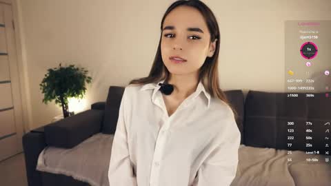 Snapshot of keeleyreineck chatting on 05.15.26 Nika online show from 05.15.26