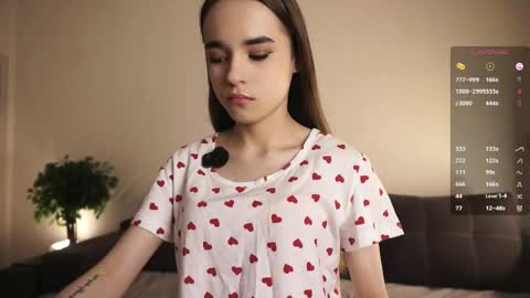 Snapshot of keeleyreineck chatting on 05.25.26 Nika online show from 05.25.26